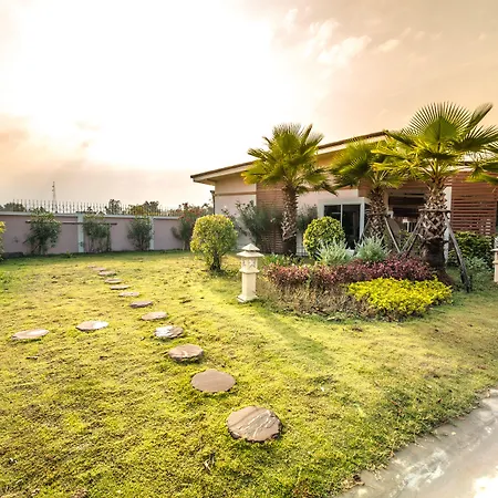 Martina-Hotel-Surin-Exterior