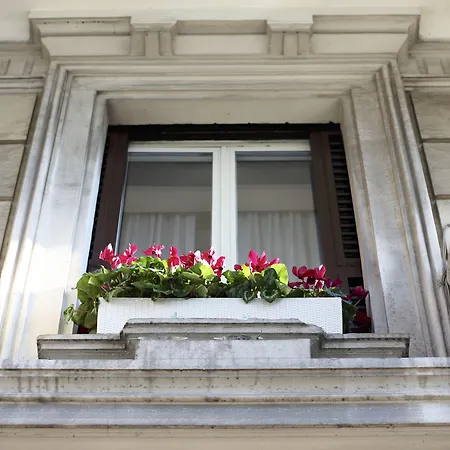 Tullia-Prisca-Relais-Hotel-Rome-Exterior