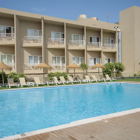 Oasis-Porto-Grande-Hotel-Mindelo-Exterior