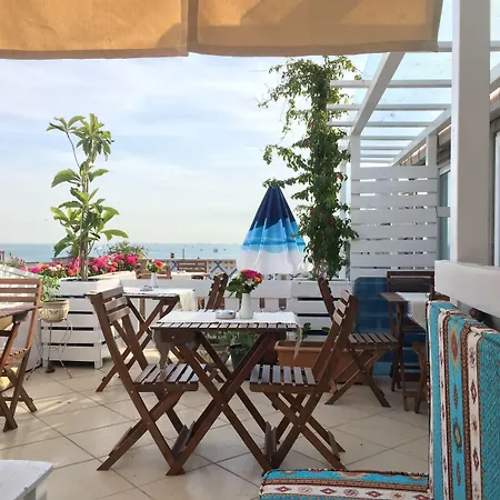 Istanbul-Holiday-Hotel-Amenities