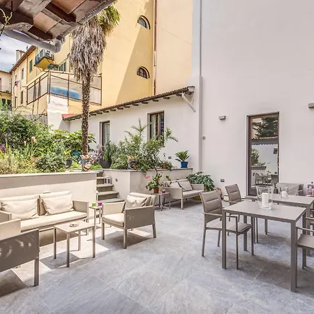 Hotel-Boston-Florence-Exterior