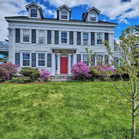 Youngtown-Inn-Lincolnville-Exterior