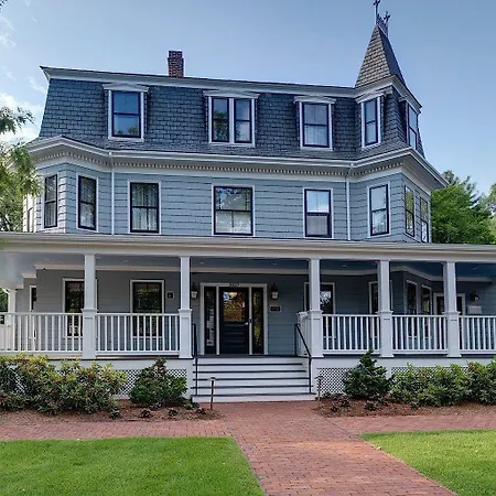 The-Inn-At-Hastings-Park-Relais-Chateaux-Lexington-Exterior