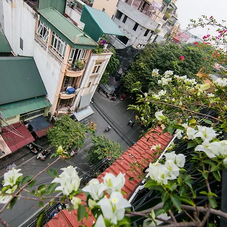 Au-Coeur-DHanoi-Boutique-Hotel-Exterior