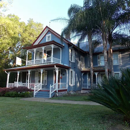 The-Ann-Stevens-House-Bed-Breakfast-Cassadaga-Exterior