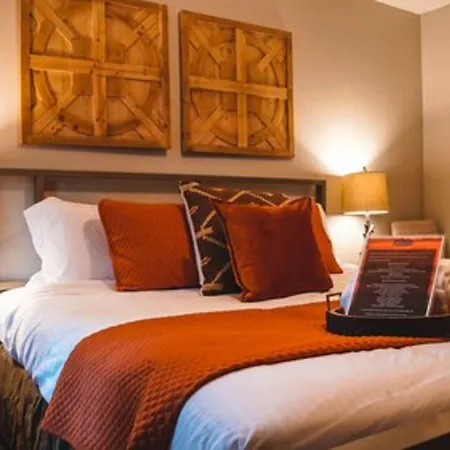 Playpark-Lodge-South-Lake-Tahoe-Beds