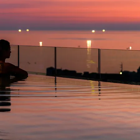 Grabel-Hotel-Jeju-Beach