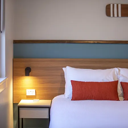 Nightcap-At-Ocean-Beach-Hotel-Umina-Beach-Beds