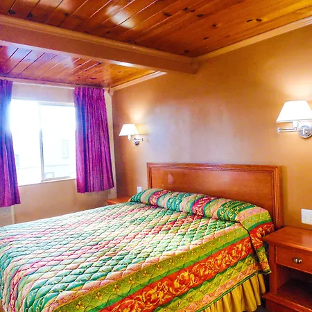 Marina-Inn-Berkeley-Room