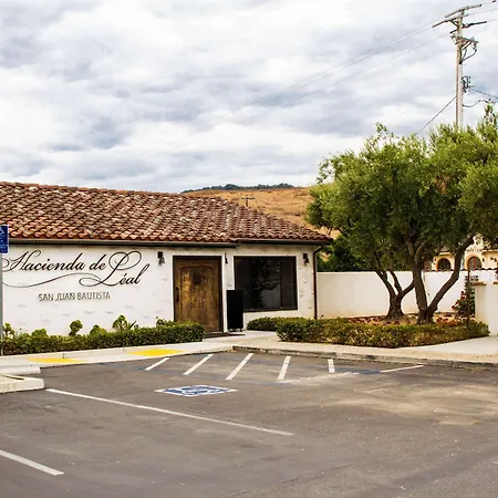 Hacienda-De-Leal-BW-Signature-Collection-San-Juan-Bautista-Exterior