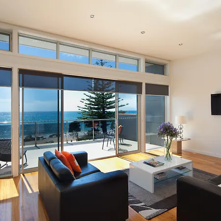 Penguin-Waterfront-Escape-Villa-Interior