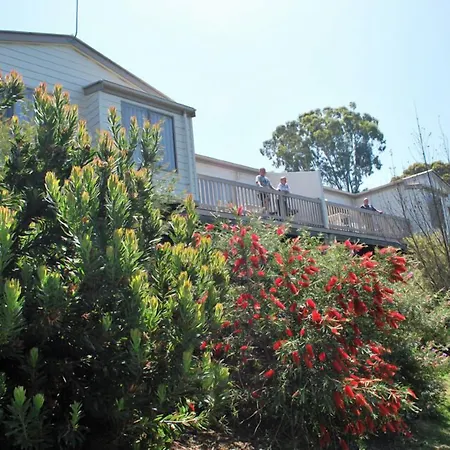 Lookout-Holiday-Units-Kalimna-Exterior