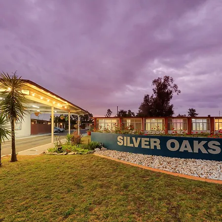 Silver-Oaks-Motel-Gilgandra-Exterior