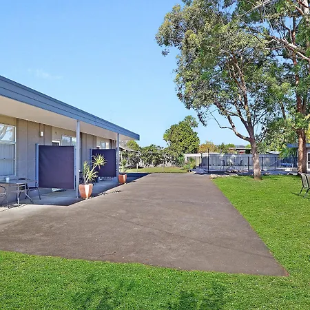 Wingham-Motel-Exterior