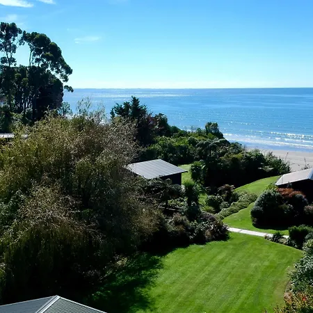 Adrift-In-Golden-Bay-Absolute-Beachfront-Villas-Adults-Only-Collingwood-Skyline