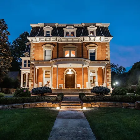 Steele-Mansion-Inn-Gathering-Hub-Painesville-Exterior