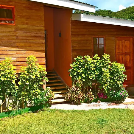 Kaz-Ladouceur-Bed-Breakfast-La-Digue-Exterior