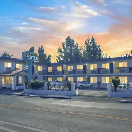 Highlander-Motel-Oakland-Exterior