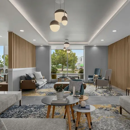 Towneplace-Suites-By-Marriott-Nampa-Room