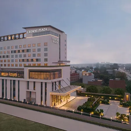 Crowne-Plaza-Lucknow-By-Ihg-Hotel-Exterior