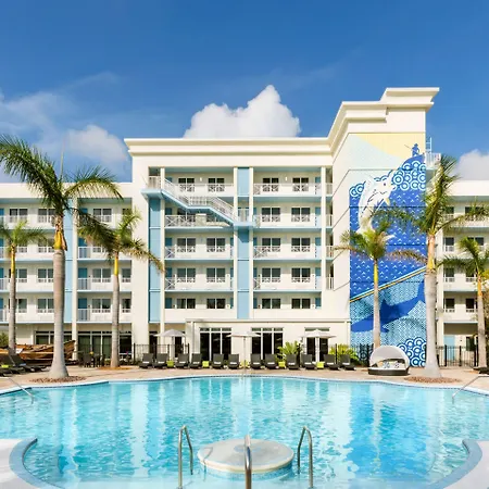Blue-Flamingo-Resort-Key-West-Exterior