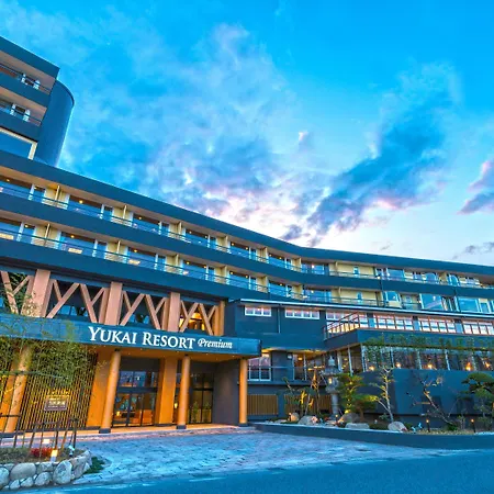 Ooedo-Onsen-Monogatari-Premium-Shirahama-Gyoen-Hotel-Exterior