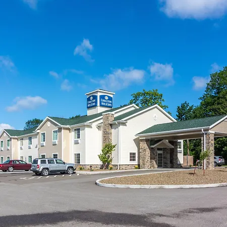 Cobblestone-Hotel-Suites-Harborcreek-Kearsarge-Exterior