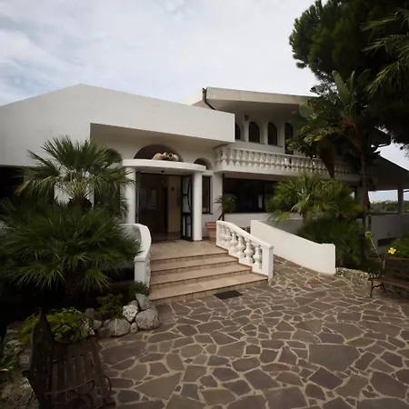 Villaggio-Pineta-Petto-Bianco-Capo-Vaticano-Exterior