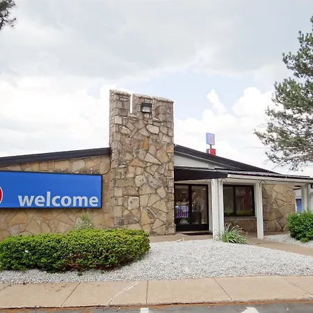 Motel-6-Erie-Pa-Kearsarge-Exterior