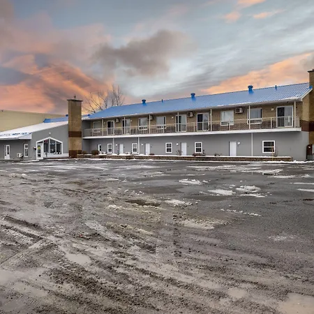 Motel-Et-Condo-Chez-Charley-Sainte-Anne-de-Beaupre-Exterior