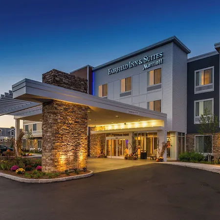 Fairfield-Inn-Suites-By-Marriott-Plymouth-White-Mountains-Exterior