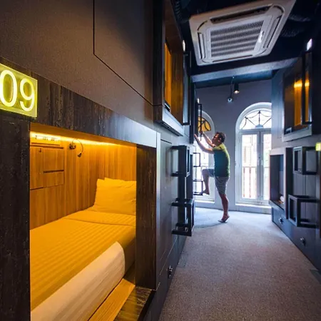 Cube-Boutique-Capsule-Hotel-At-Chinatown-Singapore-Interior