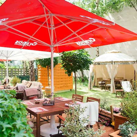 Mynext-Westbahnhof-Hostel-One-Vienna-Exterior