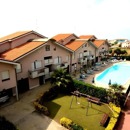 Polena-Residence-Hotel-Marina-Di-Montenero-Exterior