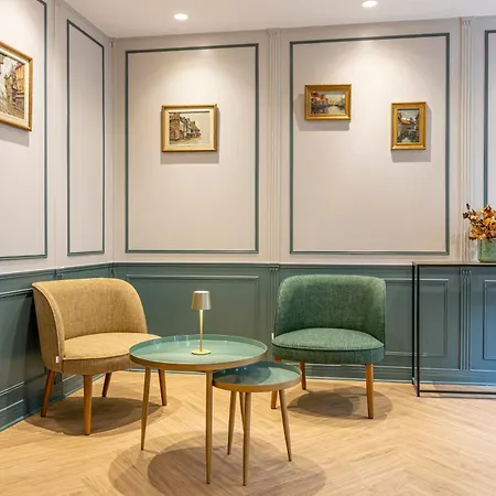 Hotel-Montcalm-Paris-Room