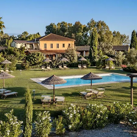 Janas-Country-Resort-Mores-Exterior