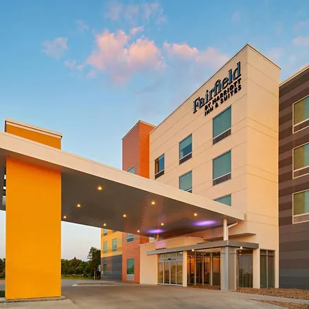 Fairfield-Inn-Suites-Lincoln-Crete-Exterior