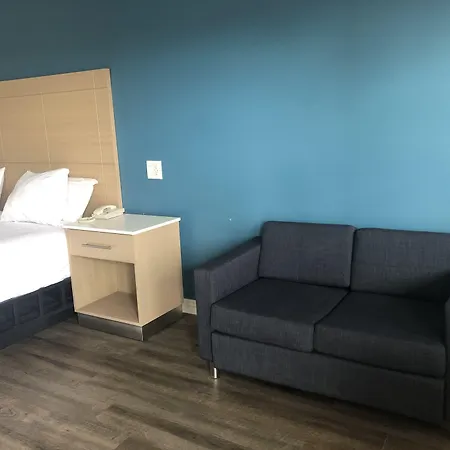 Cali-Inn-Carson-Room