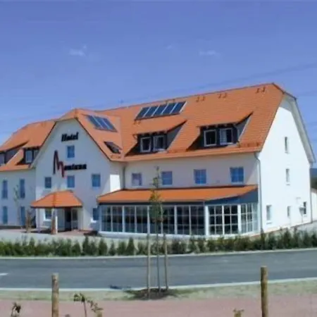 Hotel-Montana-Lauenau-Exterior