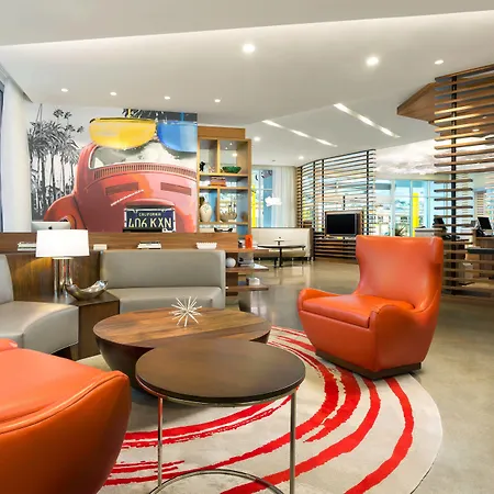 Courtyard-By-Marriott-Santa-Monica-Hotel-Amenities
