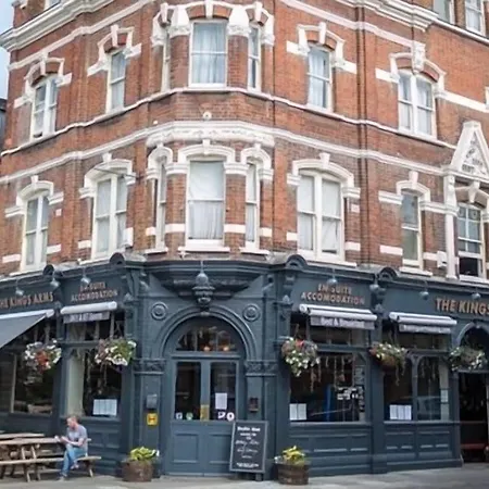The-Kings-Arms-Bed-Breakfast-London-Exterior