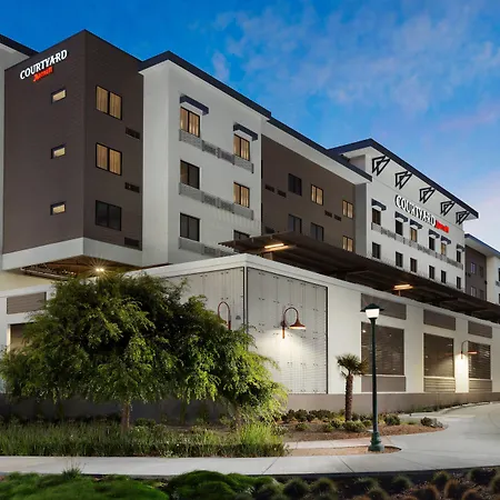 Courtyard-By-Marriott-Redwood-City-Exterior