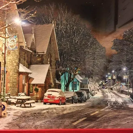 The-Hopetoun-Arms-Hotel-Leadhills-Exterior