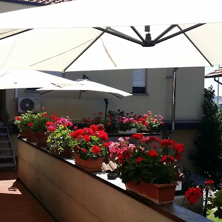 Flying-Hotel-San-Maurizio-Canavese-Business