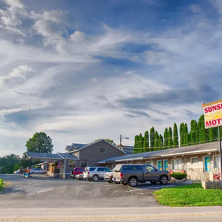 Sunset-Motel-Murphy-Exterior