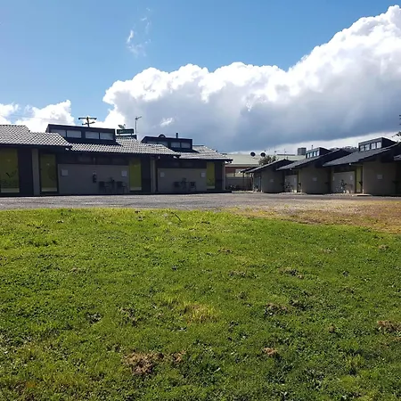 The-Apple-Inn-Batlow-Exterior