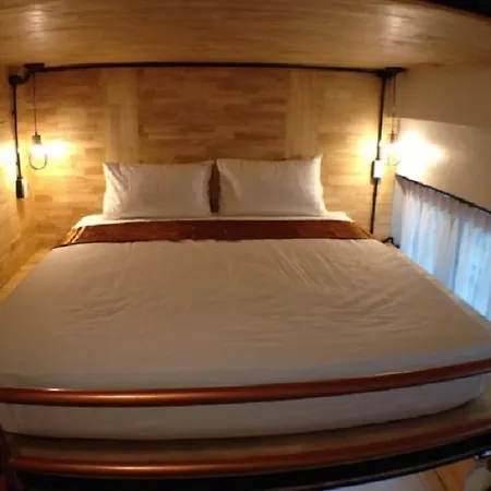 Sleep-Owl-Hostel-Bangkok-Beds