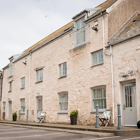 Mannings-Hotel-Truro-Exterior