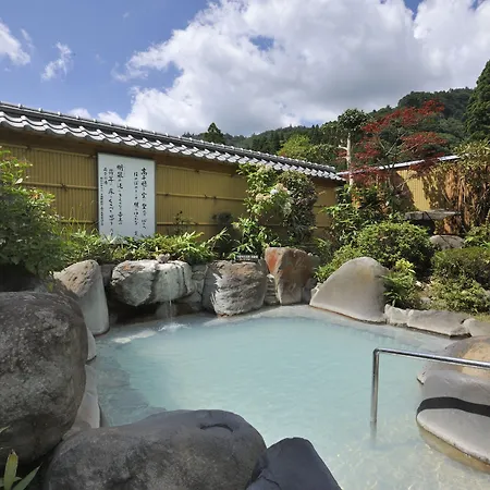 Kirishima-Hotel-Exterior