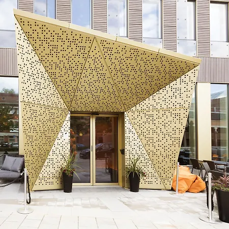 Motel-L-Stockholm-Aelvsjoe-Exterior